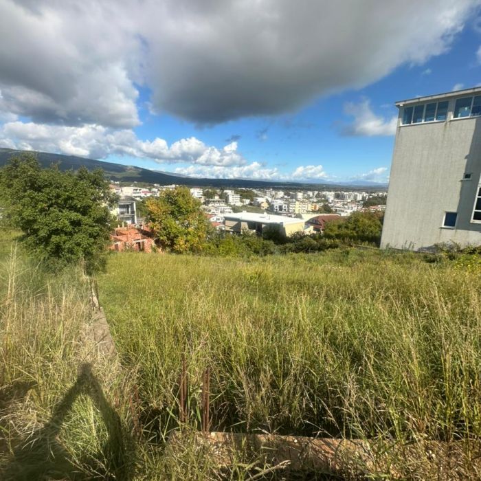 Građevinski plac od 904 m² u Ulcinju
